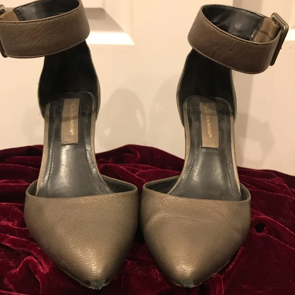 BCBGeneration Ankle Strap Heels Taupe Pointed Toe Stiletto Pumps Size 8.5 - Picture 5 of 7